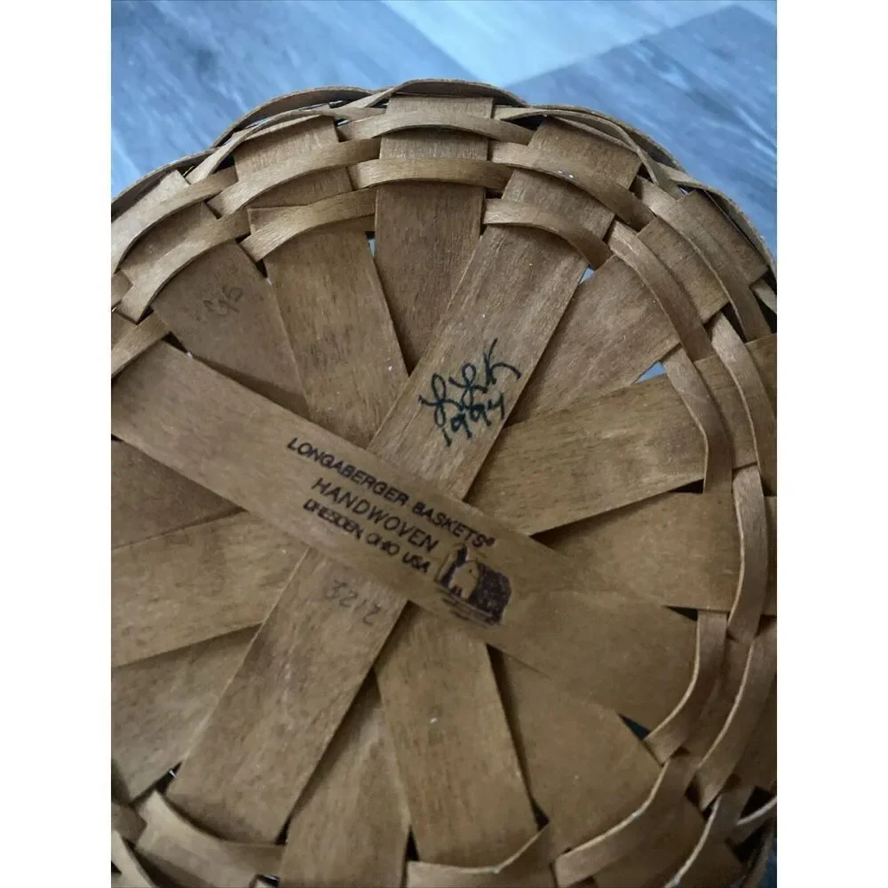 Longaberger 2000 Casserole Round Basket All-American Collection Leather Handles